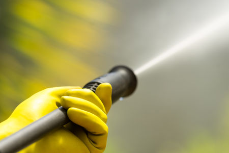 5 reasons to hire a pressure washing company